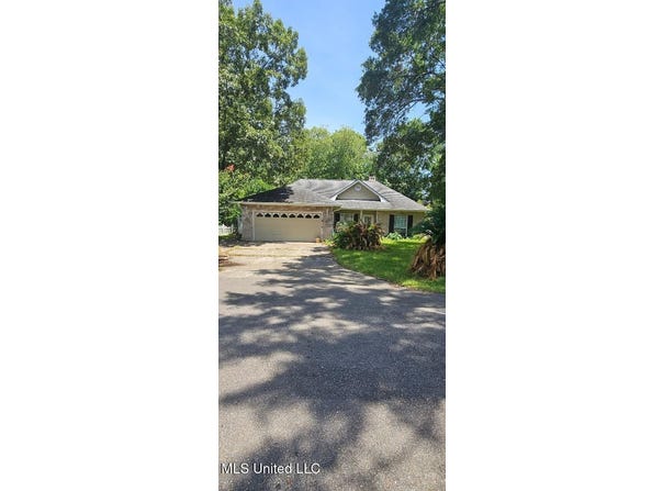 788 Puna Place, Diamondhead, MS 39525