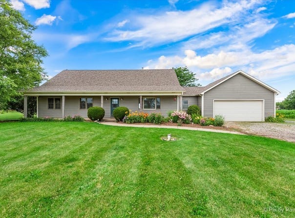 15n166 French Road, Hampshire, IL 60140