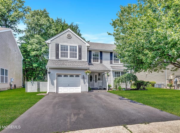 27 Skyline Drive, Hazlet, NJ 07730