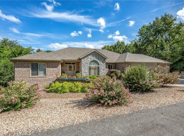 10 Oniell Circle, Bella Vista, AR 72715
