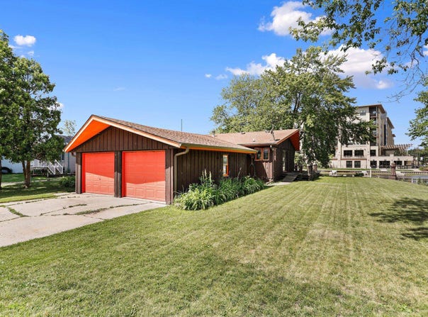 6411 Winnequah Road, Monona, WI 53716