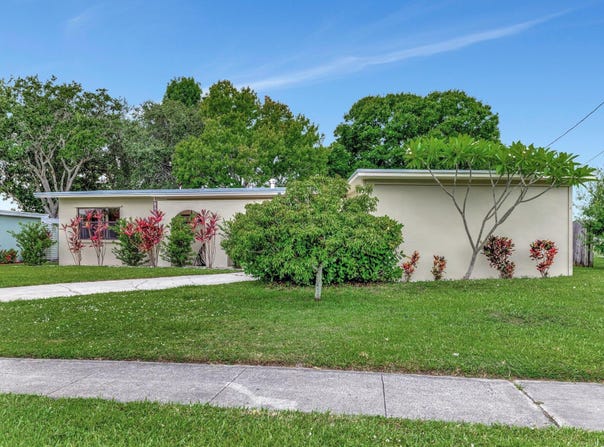 3178 SE Monte Vista Street, Port Saint Lucie, FL 34952