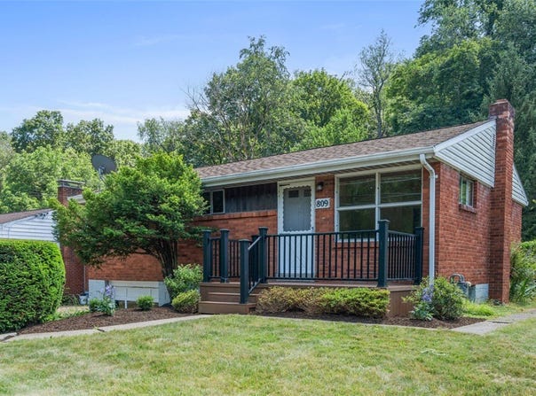 809 Sleepy Hollow Rd, Castle Shannon, PA 15234