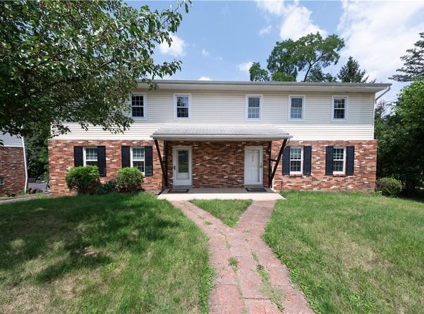 372-374 Sunset Rd, McCandless, PA 15237