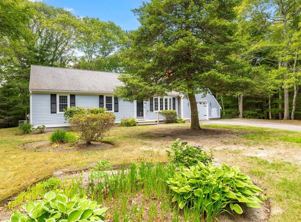 66 CHUCKLES Way, Marstons Mills, MA 02648