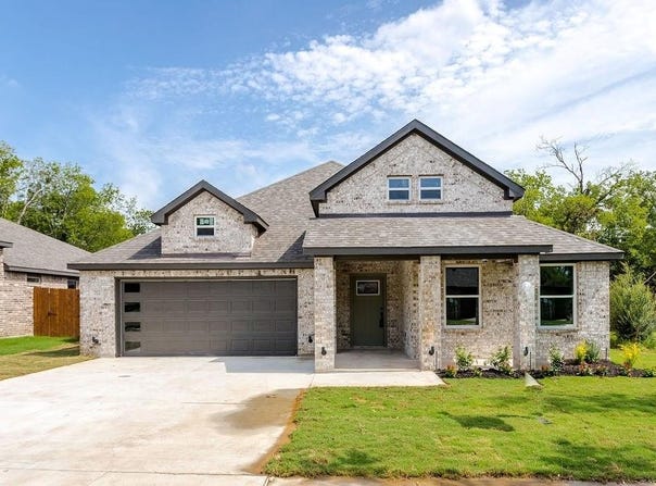 702 Crenshaw Street, Terrell, TX 75160