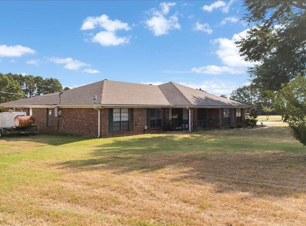 508 Fir Rd, Gladewater, TX 75647