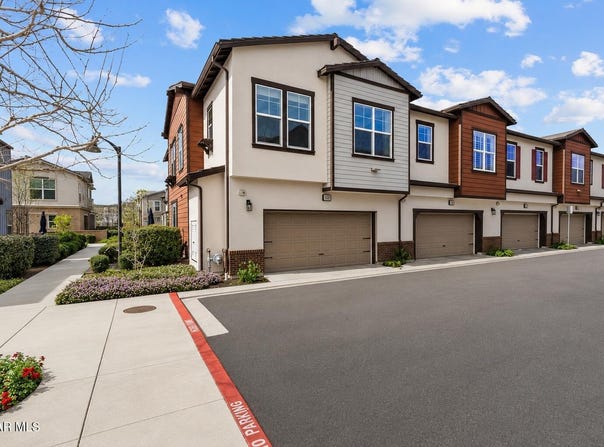 122 Red Brick Drive, Simi Valley, CA 93065