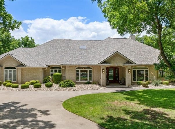 5501 Flagstick Drive, Granbury, TX 76049