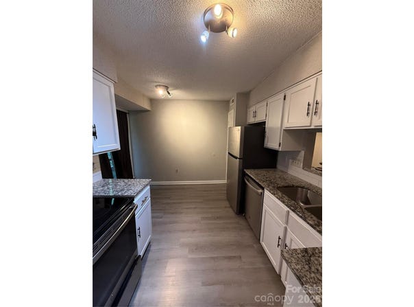 7209 Winery Lane, Charlotte, NC 28227