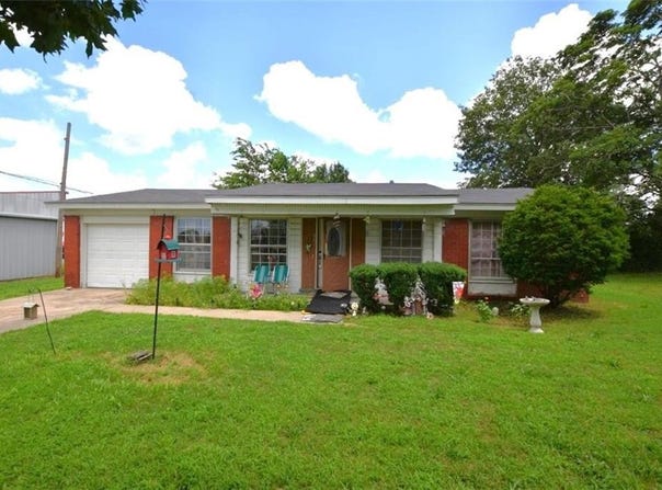 807  S 2nd  ST, Stilwell, OK 74960