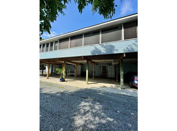 7069 BOND ST, CHINCOTEAGUE, VA 23336