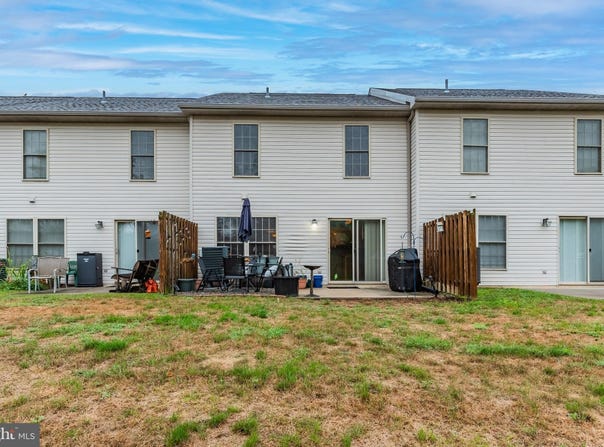 222 TIMBER VIEW DRIVE, HARRISBURG, PA 17110