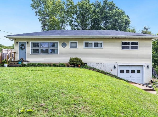 20301 Wood Howell Rd, Bristol, VA 24202