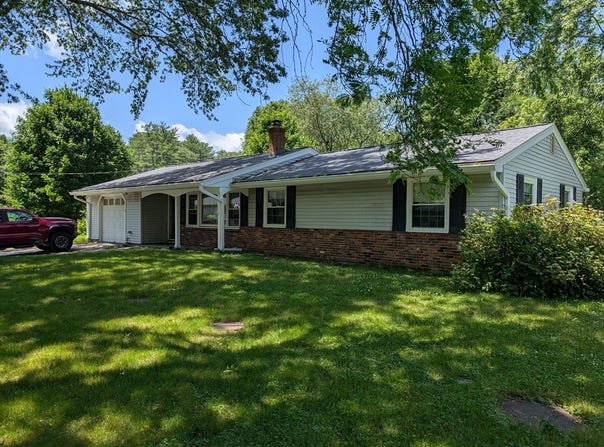 4 Allen Lane, Ipswich, MA 01938
