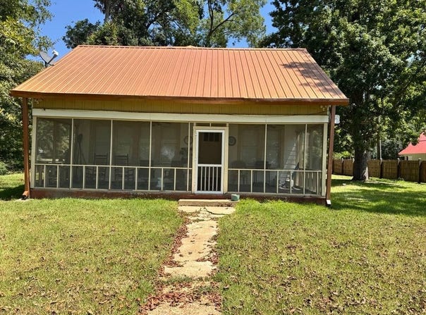886 Hwy 604, St Joseph, LA 71366
