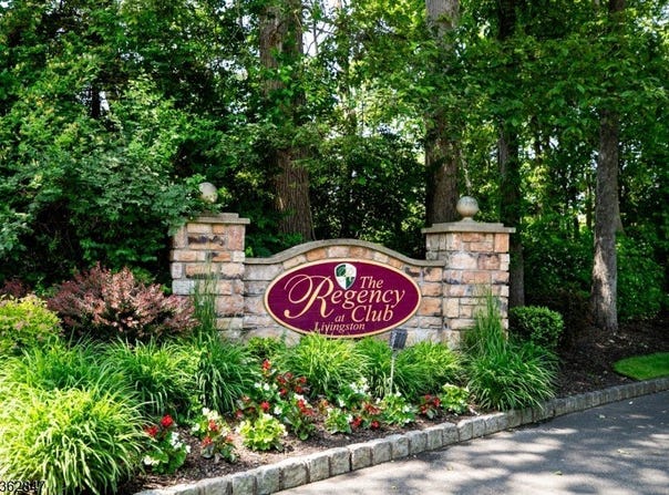 509 Kensington Ln, Livingston Twp., NJ 07039-8246