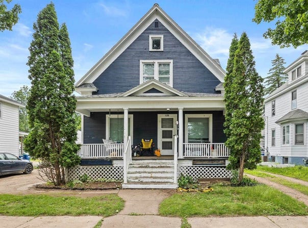 1126 S 4th Avenue, Wausau, WI 54401