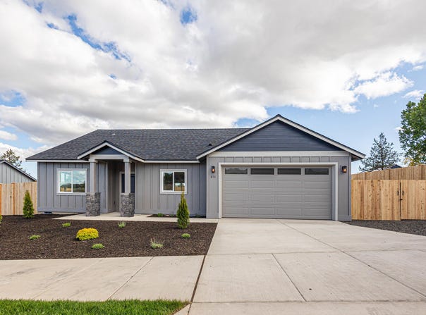 4082 SW 38th Place, Redmond, OR 97756