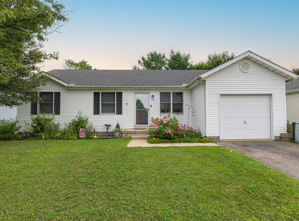 220 Berschet Drive, South Charleston, OH 45368
