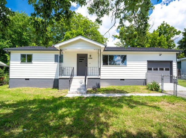 1306 Raydine Lane, Rossville, GA 30741