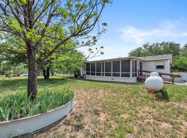 150 Julie Lane, Kingsland, TX 78639