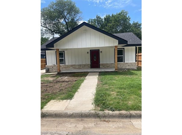 811 Ritchey Street, Gainesville, TX 76240
