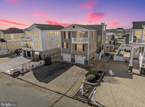 272 N 9TH STREET, SURF CITY, NJ 08008