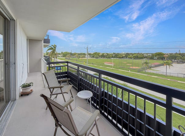 555 NW 4th Avenue, Boca Raton, FL 33432