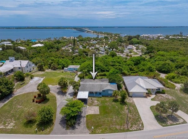 3879 NE Skyline Drive, Jensen Beach, FL 34957