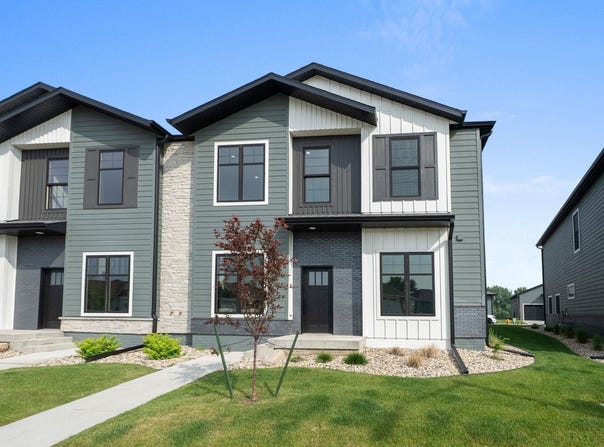 8617 W Shoreline Pl, Sioux Falls, SD 57107