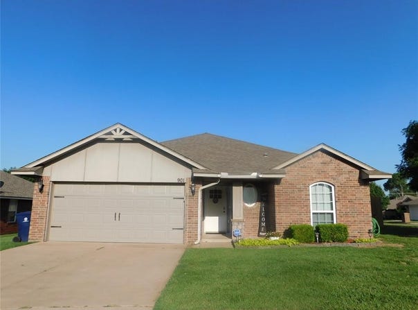 901 Coyote Drive, Yukon, OK 73099