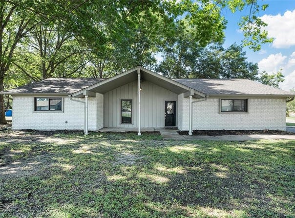 220 Ivy Lane, Hewitt, TX 76643