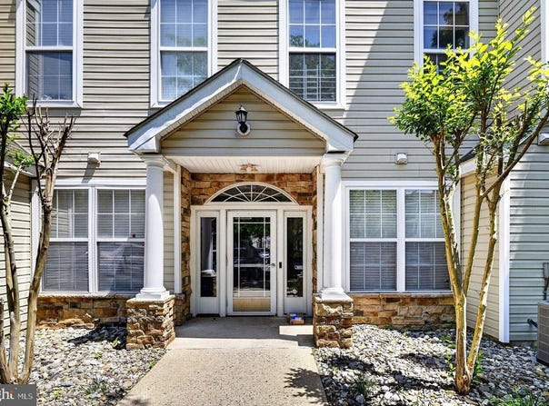 23 KYLE Way, EWING, NJ 08628