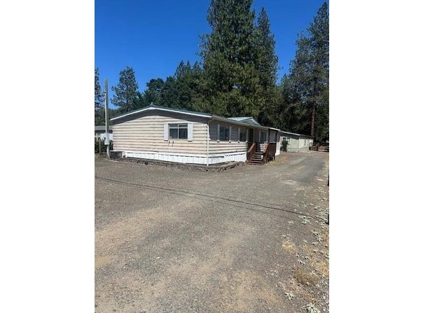 62 Erickson Avenue, Shady Cove, OR 97539