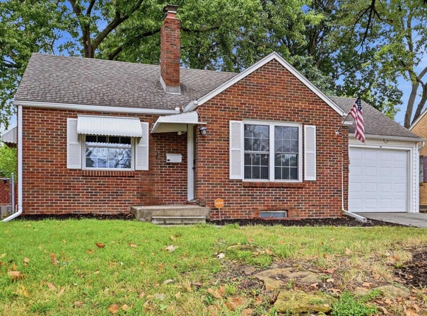 2415 SW Beverly CT, Topeka, KS 66611