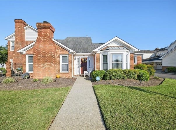 22 Williamsburg Drive, Hampton, VA 23666