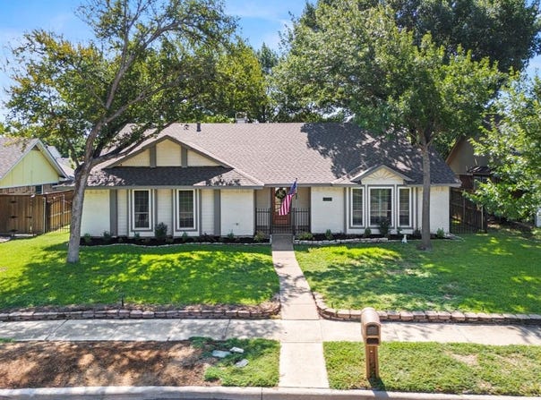 218 Creekside Lane, Coppell, TX 75019