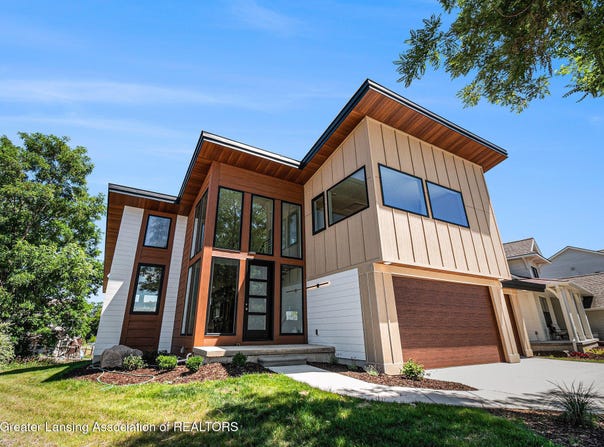 16925 Willowbrook Drive, Haslett, MI 48840