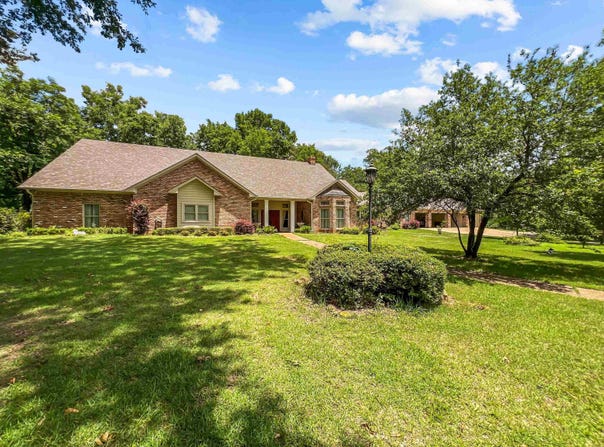 118 W Hoskins, New Boston, AR 75570