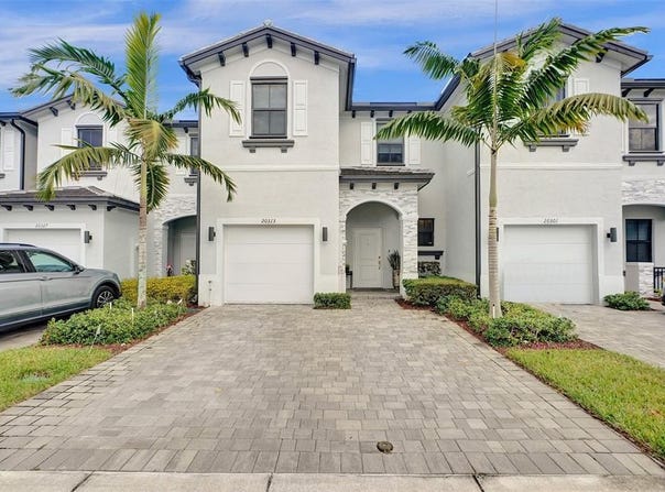 20313 NW 4th Ct, Miami, FL 33169