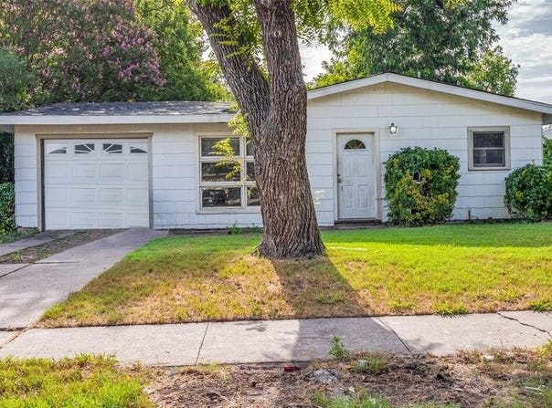 2912 Charles Drive, Garland, TX 75041