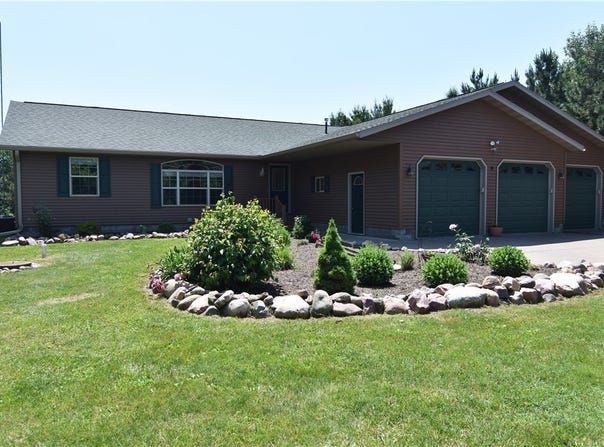 2121 11 1/2 Avenue, Chetek, WI 54728