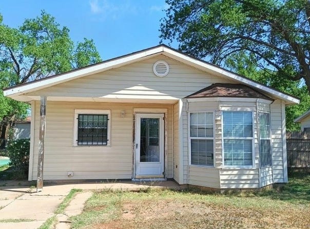 2725 E 2nd Place, Lubbock, TX 79403