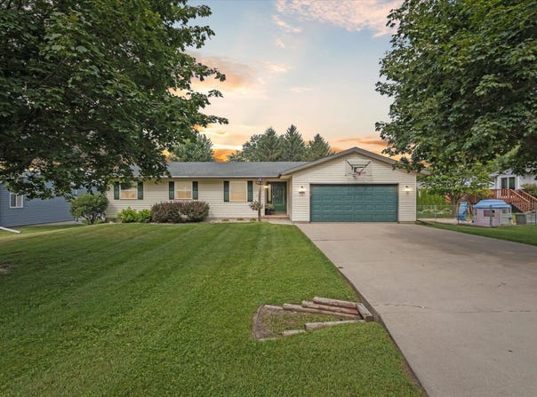 120 Tiffany, Cedarville, IL 61013