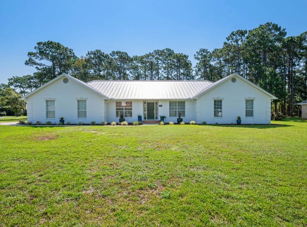 201 Yacht Club Drive, Niceville, FL 32578