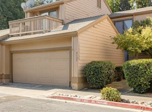 4737 W Iris Avenue, Visalia, CA 93277