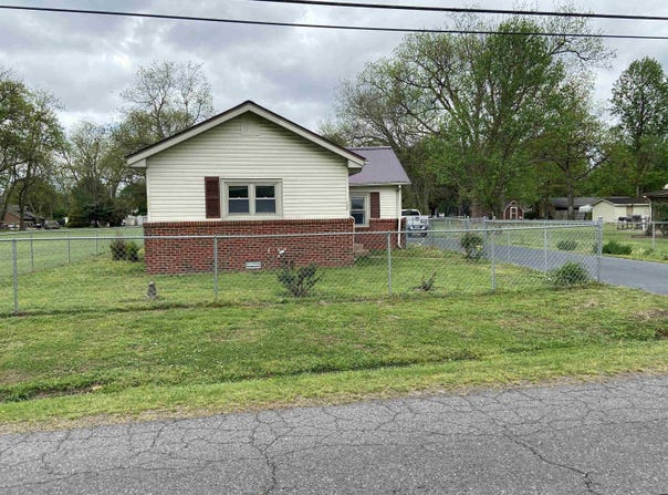 107 Bernal, Hickman, KY 42050