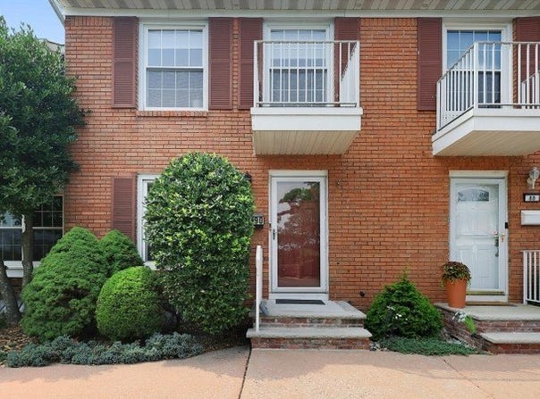 90 Wick Dr, Woodbridge Twp., NJ 08863-1444