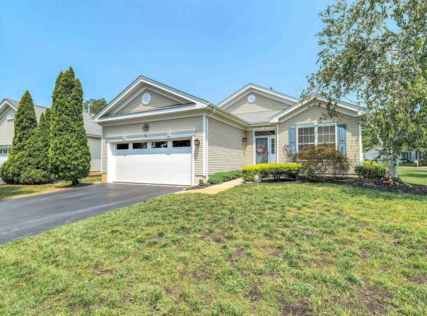 180 Southampton Dr, Galloway Township, NJ 08205